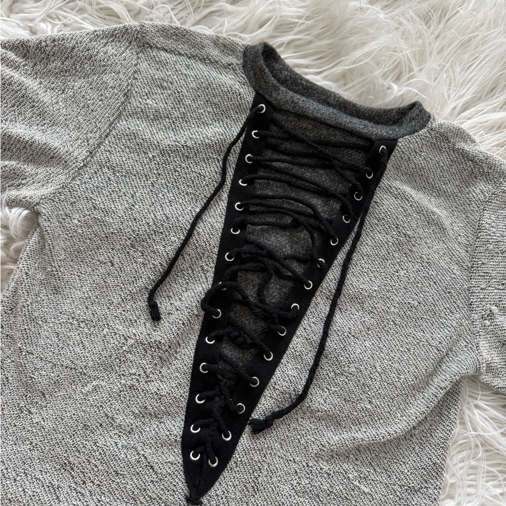 Reversible Gray Lace-Up Women's Crop Top - FASHION NOVA - Picture 2 of 3